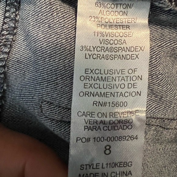 Wit & Wisdom Pull on Glider Kick Flare Eyelash hem Jeans Size 8 - Picture 8 of 9